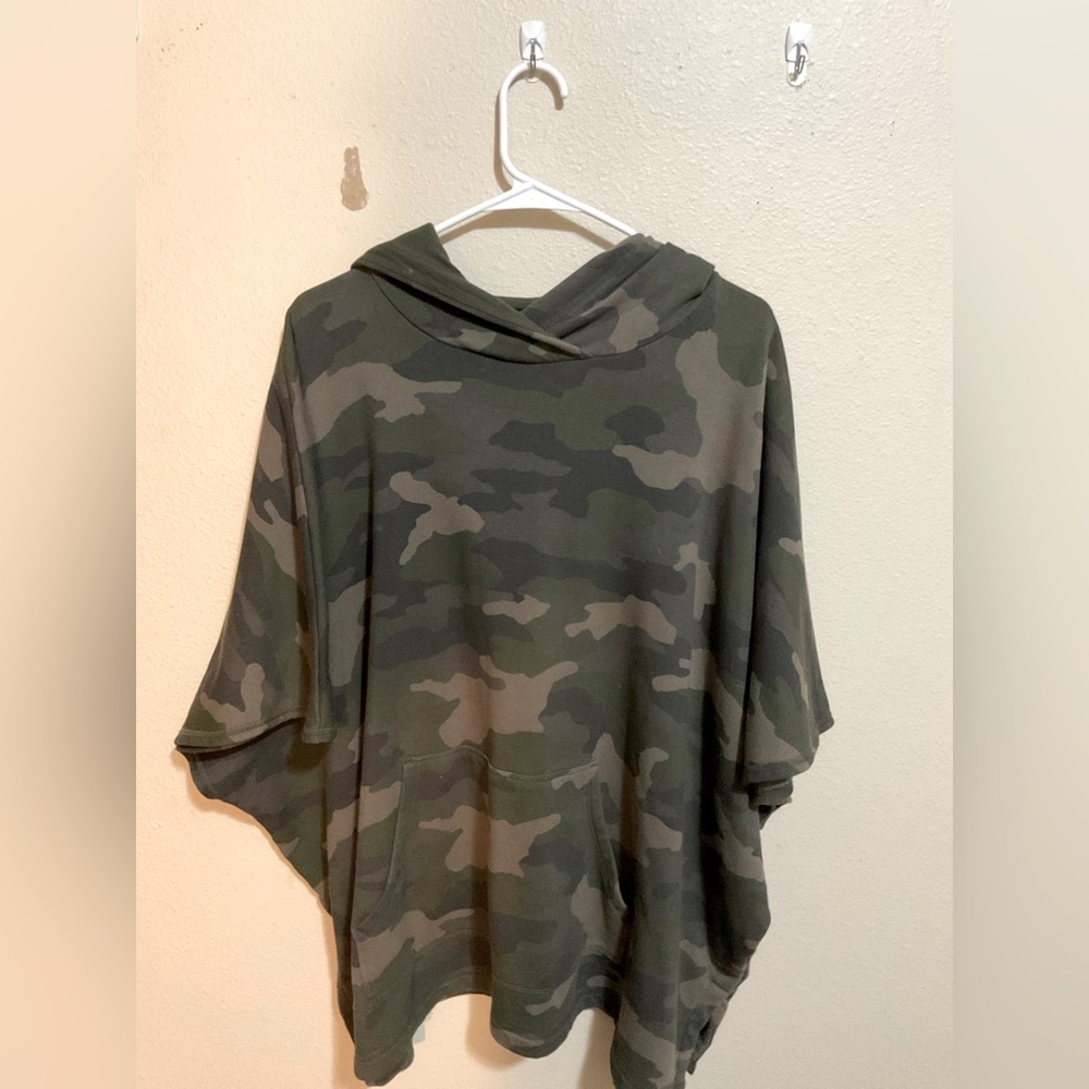 Aerie poncho